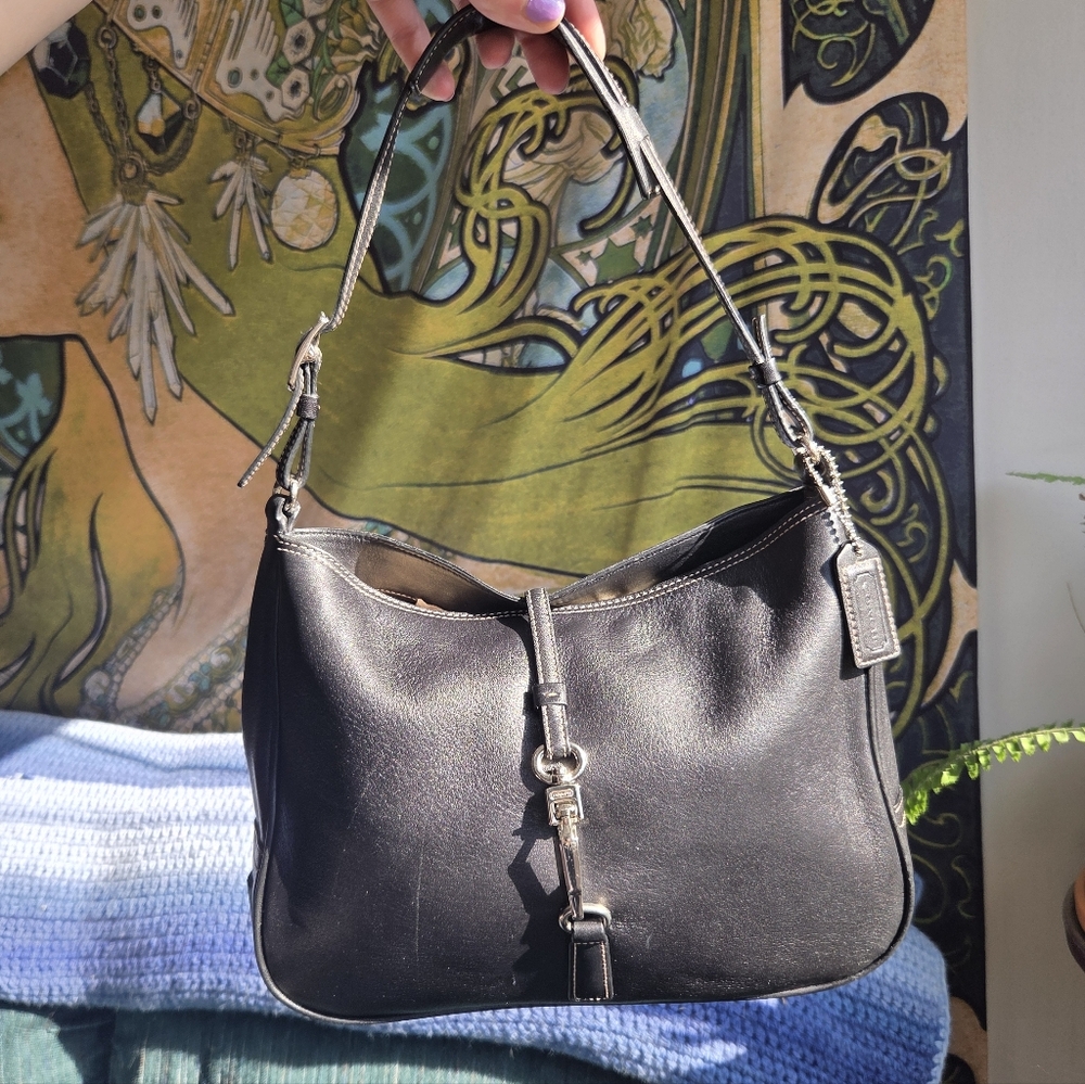 Vintage Coach Navy Hampton Clip-Lock Hobo Shoulder Bag